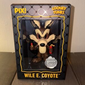 Warner Bros. Looney Tunes Thrilljoy Box - Black and Gold